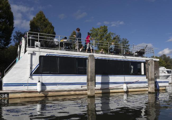 Bluebird House-Boat Hotel East Molesey Exterior foto
